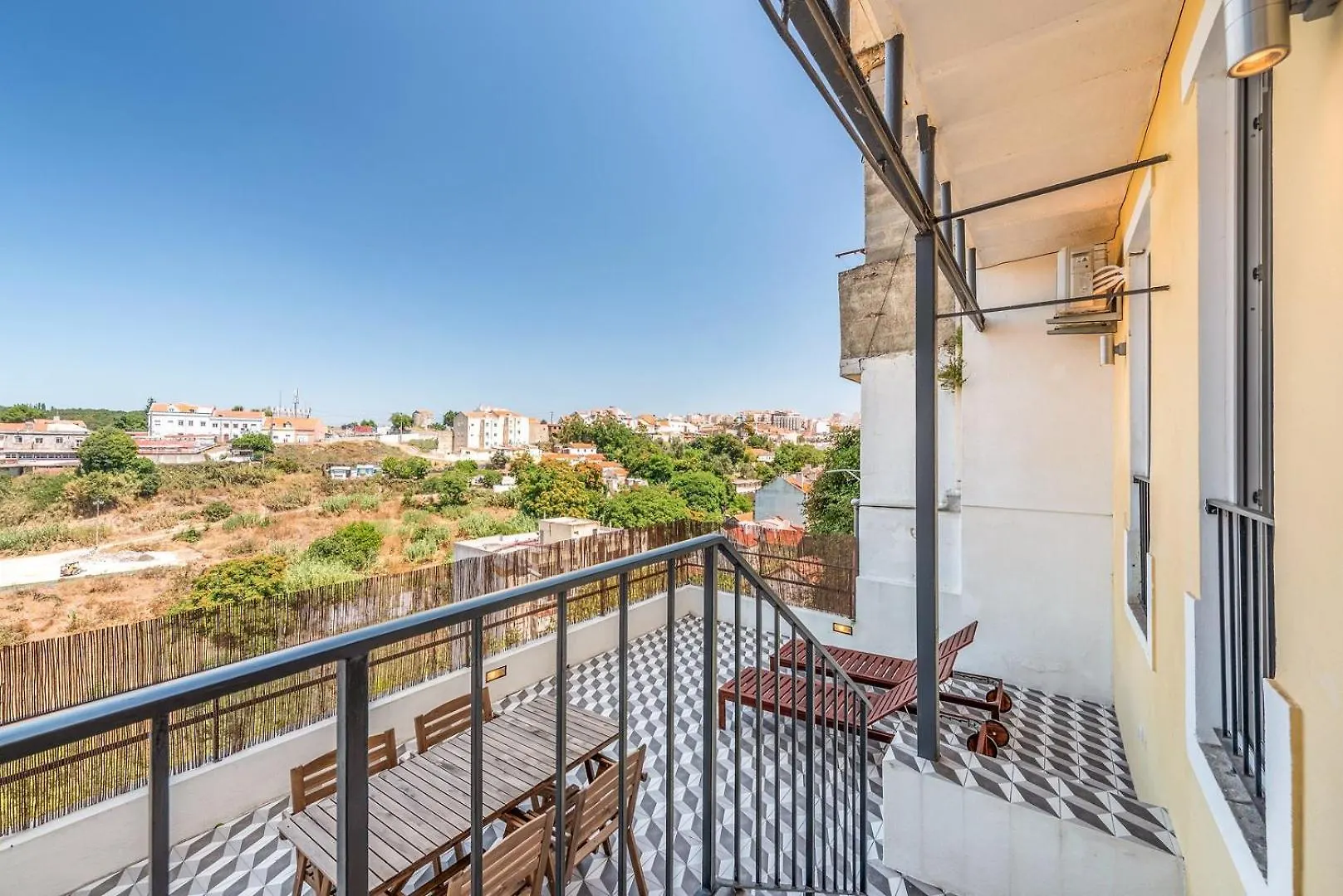 Guestready - Mosaic Terrace Daire Lisboa